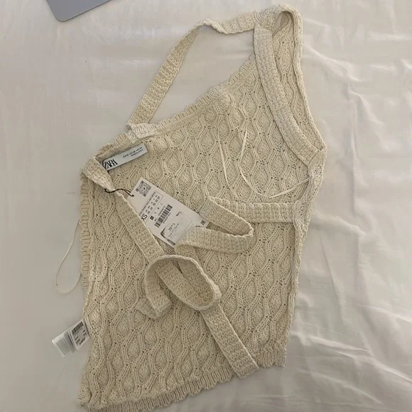 Asymmetrical backless crochet top - Picture 5 of 5